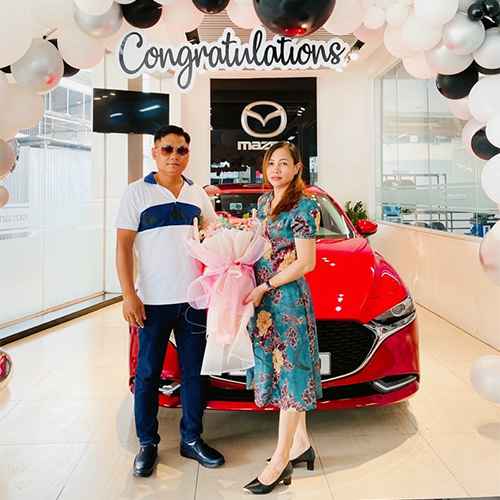 Giao xe Mazda tới khách hàng 3