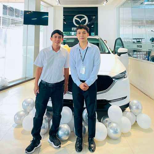 Giao xe Mazda tới khách hàng 4